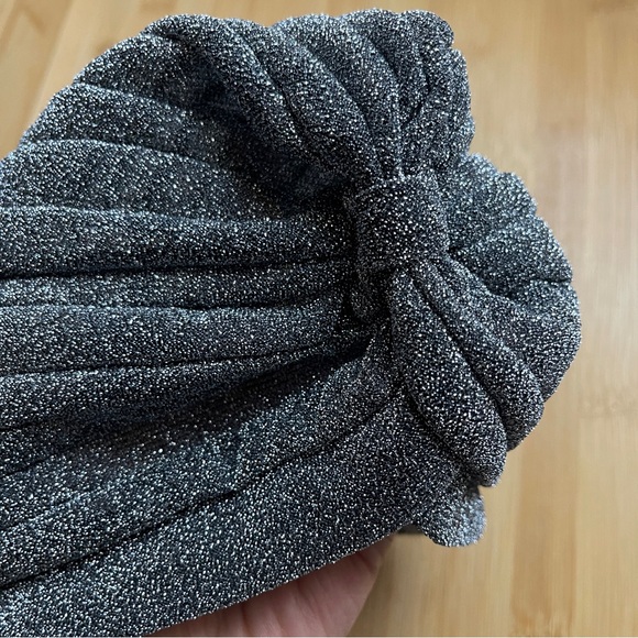 Metallic Silver/Black Turban - Picture 2 of 6